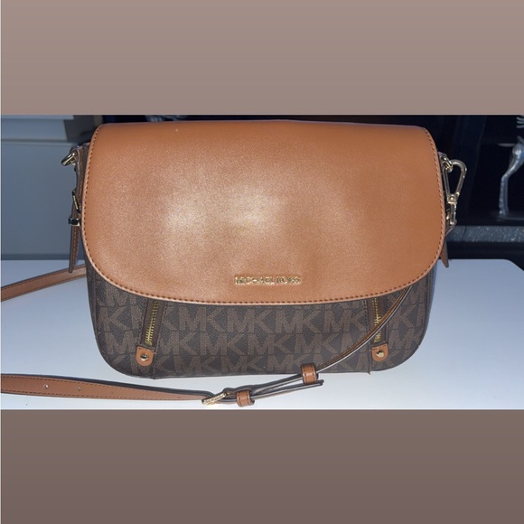 Michael Kors Woman's Messenger Bag in Brown and Tan - Picture 2 of 5